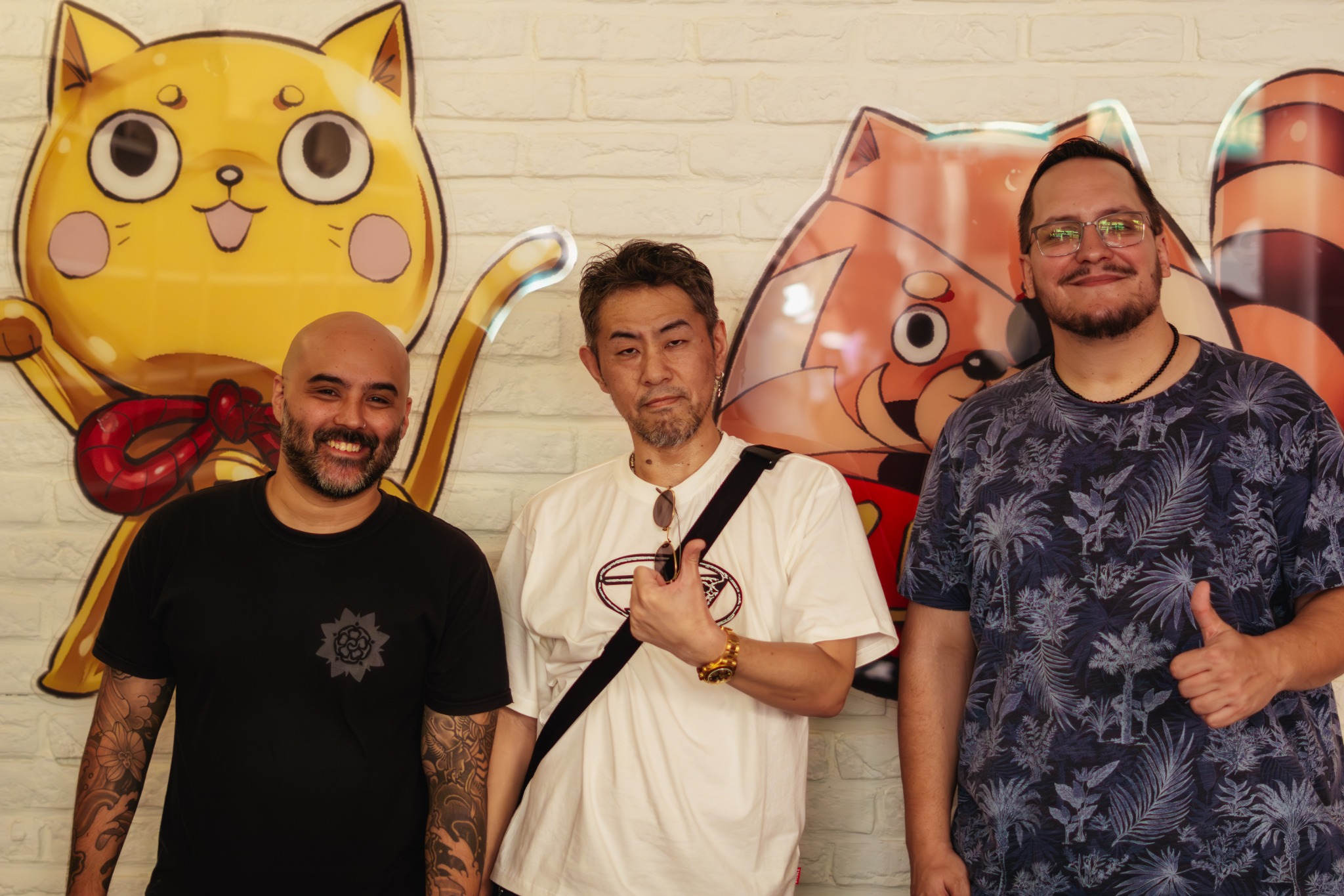 Greg et Dam avec Hiro Mashima lors de sa visite à Ikigai Manga Shop le 8 juin 2026